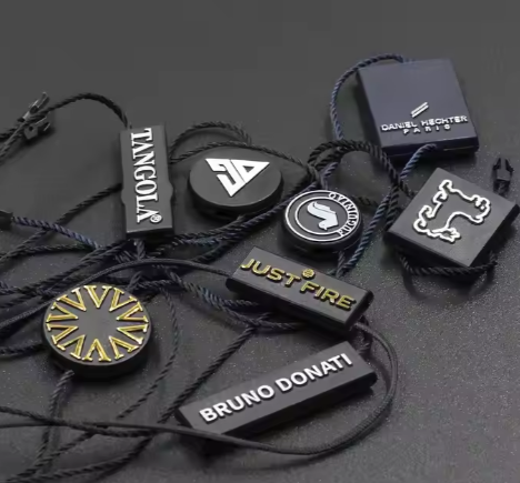 Custom gold logo label design plastic seal tag garment plastic hang tag with string
