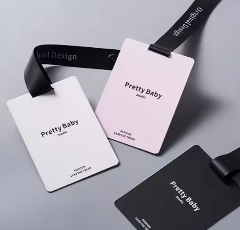 China Factory Price Low MOQ Custom Clothing hang Tag Embossed Hangtags for Clothing Eco-Friendly Recyle Hang Tag Swing hang Tag