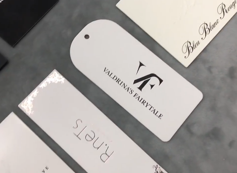 Custom Printing Hang Tags Clothing Tags Luxury Gold Foil White Paper Swing Tag Garment Swing Tickets