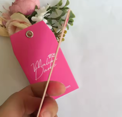 Custom Apparel hang Tags and Label Garment Paper Cardboard Cloth Print Brand Logo Clothing hang Tags Swing Tags for Clothes