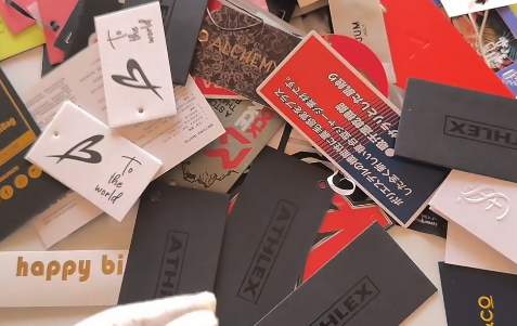 Labels Foil Garment Tags Custom Logo Tag White Swing Ticket Gold Foil Stamping Logo Hang Tag for Jeans and Clothing